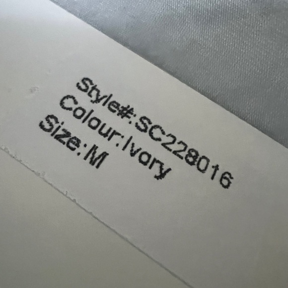 Samantha Chang- Lace Front Robe - Ivory and Buttercup - M - Picture 6 of 8